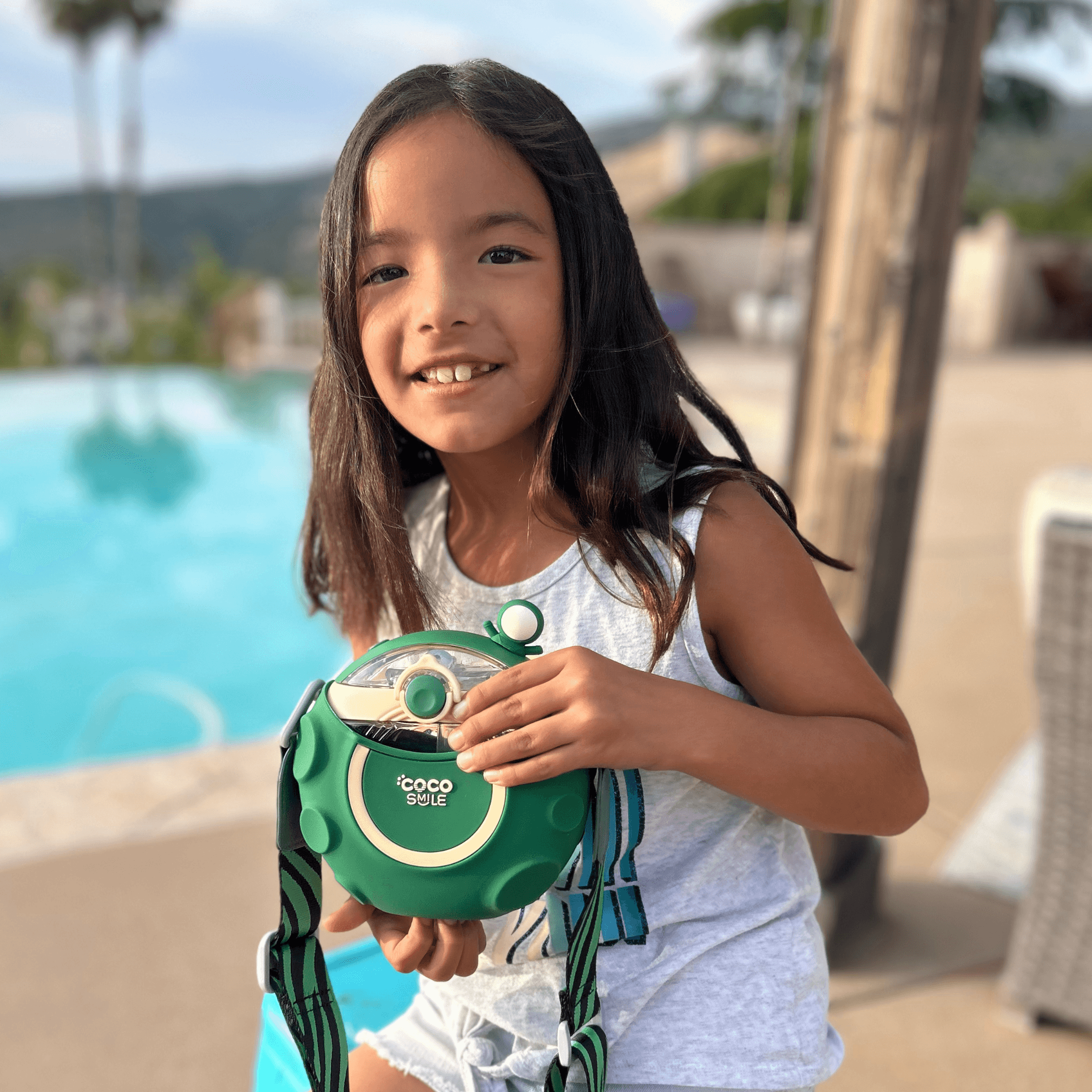 Astronaut Straw Round Bottle.