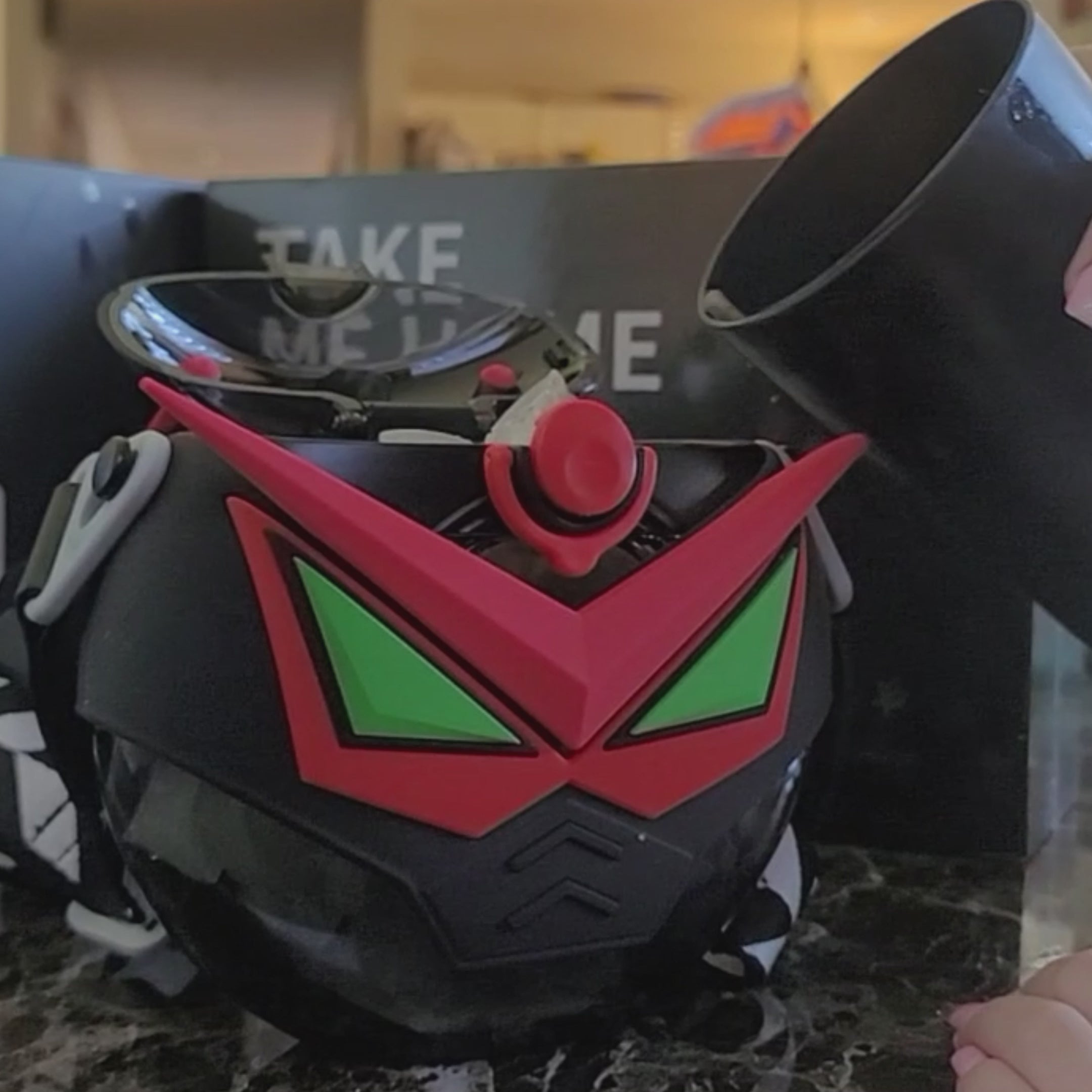 Load video: <p>Watch how effortlessly the Coco Robot works: just fill, seal, and sip. Our leak-proof design and smooth pour mean no spills, no mess—just clean, happy hydration for your child, wherever you go.</p>